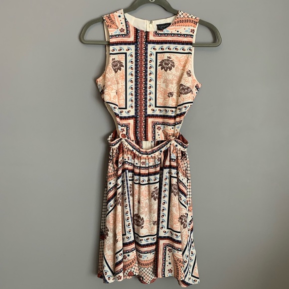 Topshop Dresses & Skirts - Beautiful Patterned TopShop Dress w Side Cutouts